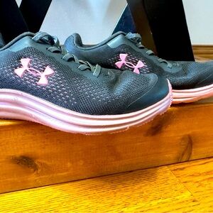 Under Armour tennis shoes